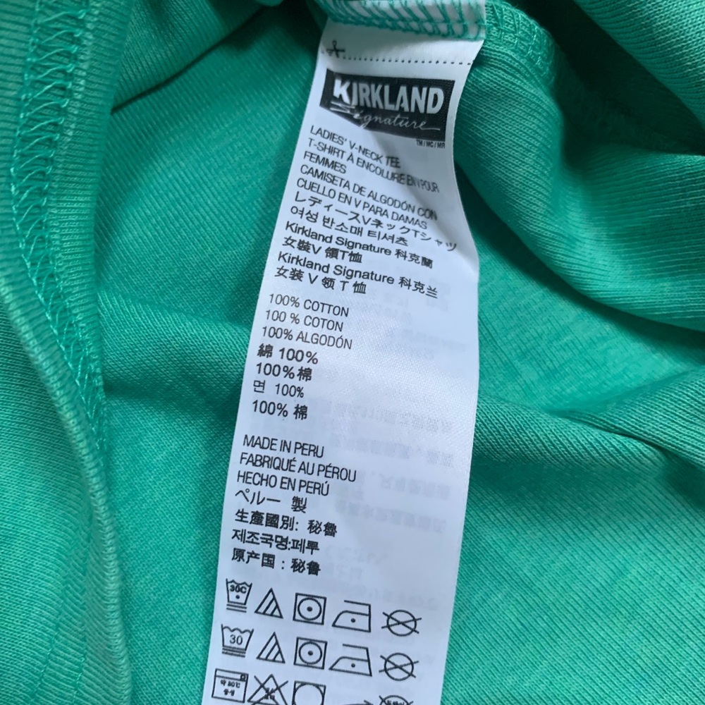 New Kirkland green v-neck cotton tee Sz. M - Picture 8 of 8